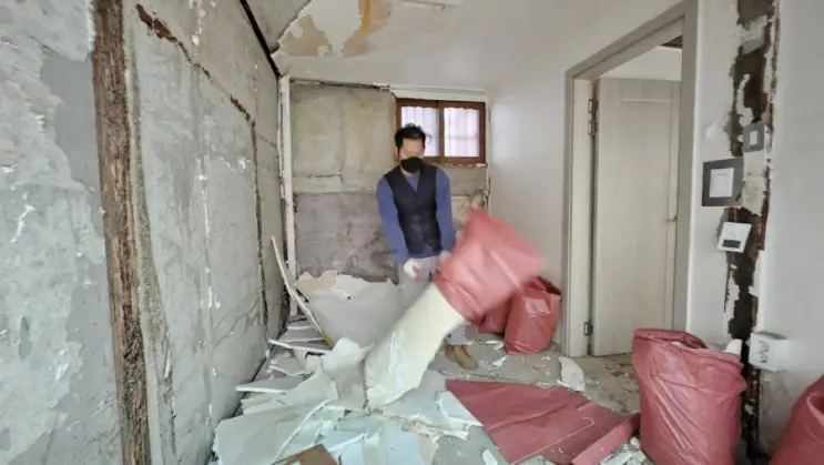 Emptying a House That Held Seventy Years — photo 7