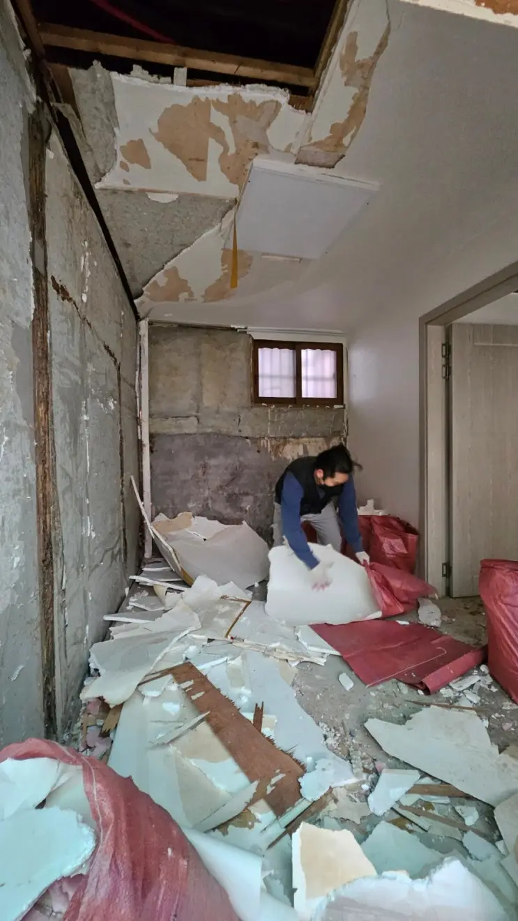 Emptying a House That Held Seventy Years — photo 8