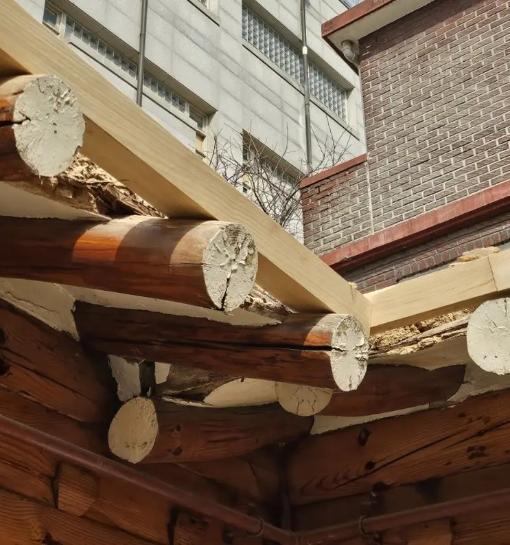 Extending the Eaves: The Buyeon Go Up — photo 2
