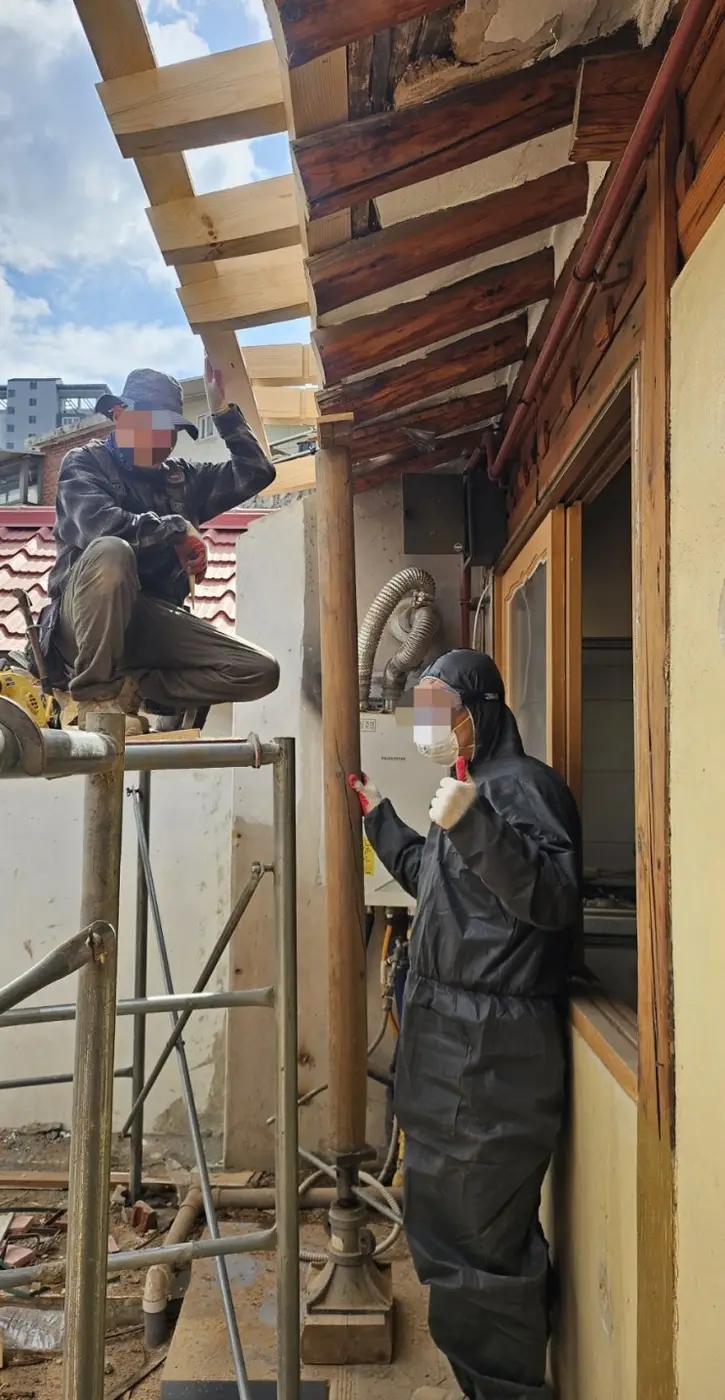 Jacking Up Sagging Rafters — and Registering the Business — photo 4