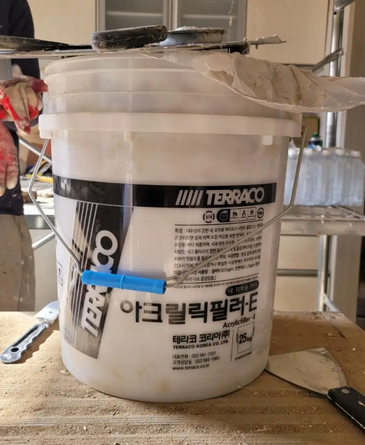 Finding the Finish: Putty, Mesh, and an Acrylic Filler Audition — photo 4