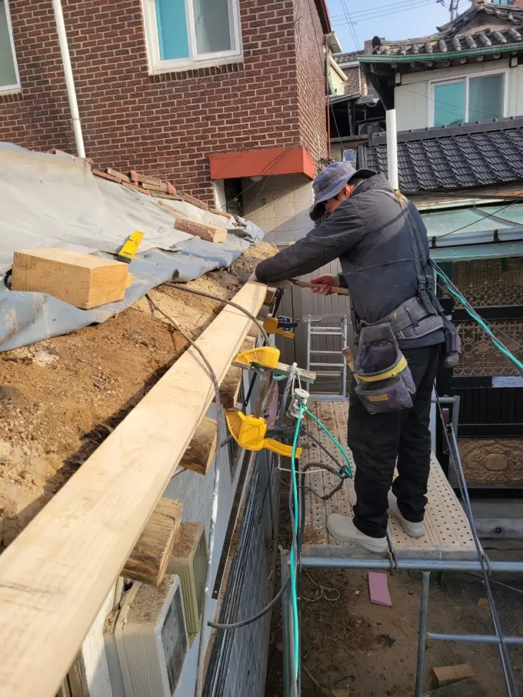 New Gables from New Zealand Pine — and a Race Against the Rain — photo 5