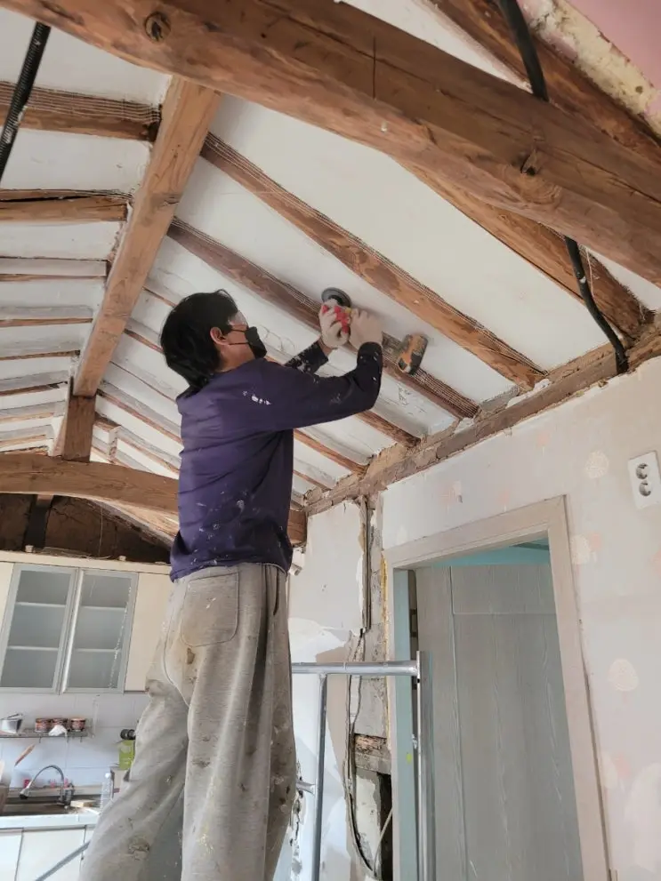 New Gables from New Zealand Pine — and a Race Against the Rain — photo 9