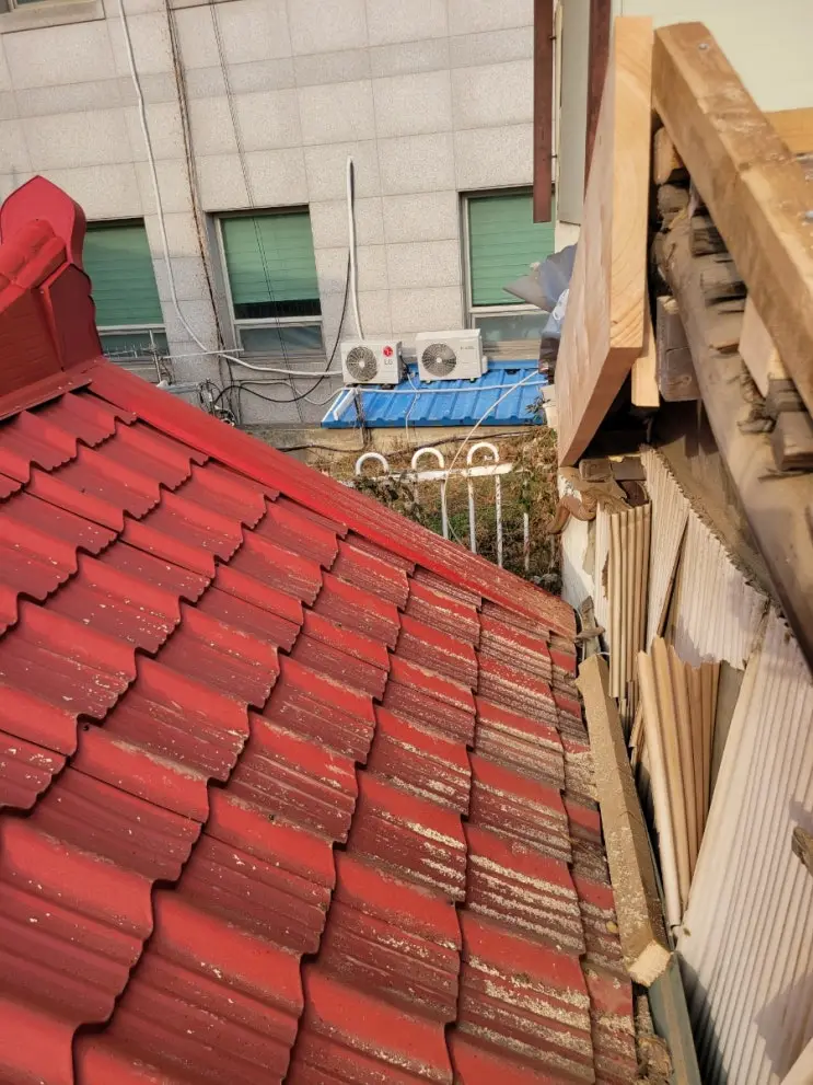 A Miniature Hanok at the Threshold: Building the Gate Bay — photo 2