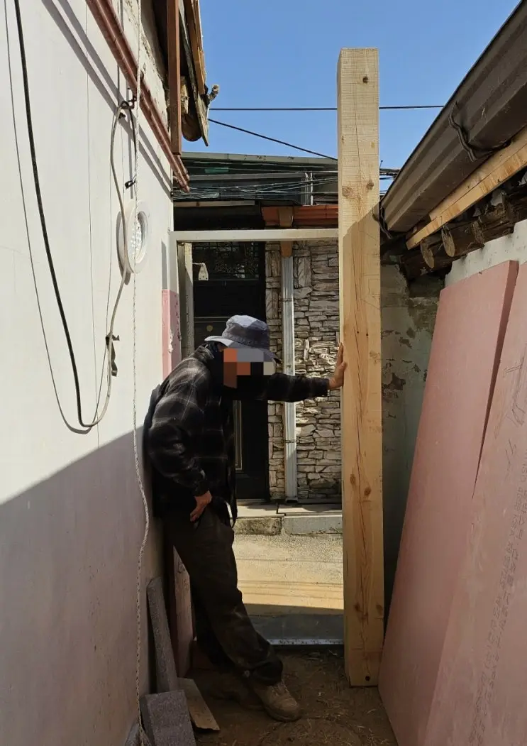 A Miniature Hanok at the Threshold: Building the Gate Bay — photo 3