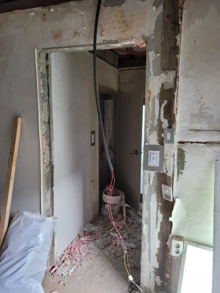 The Old Windows Come Home; the Wall Campaign Begins — photo 5