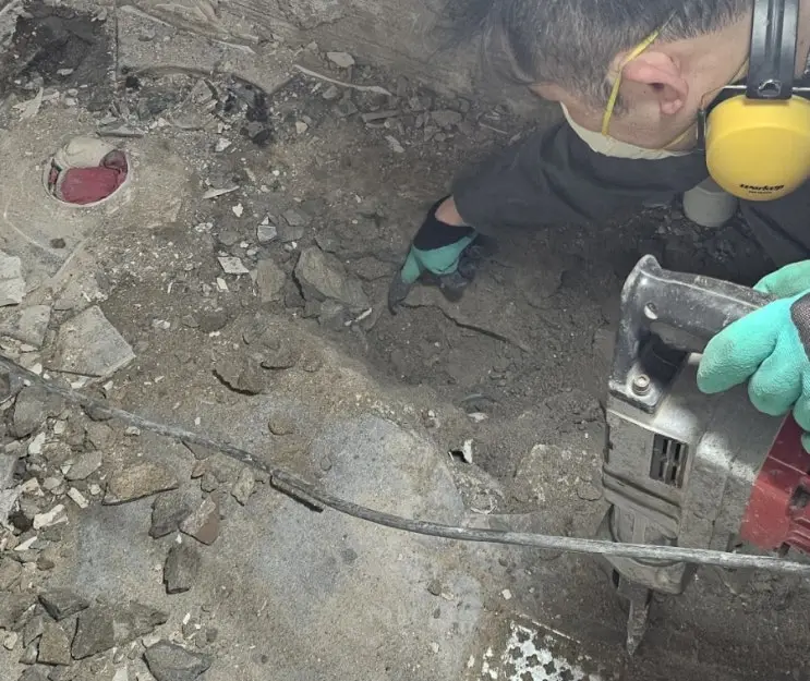 Digging 40cm Down — and Renting X-Ray Vision for ₩6,500 — photo 3