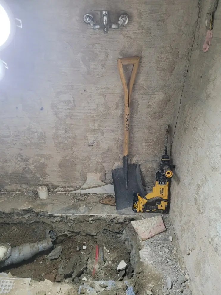 Digging 40cm Down — and Renting X-Ray Vision for ₩6,500 — photo 7