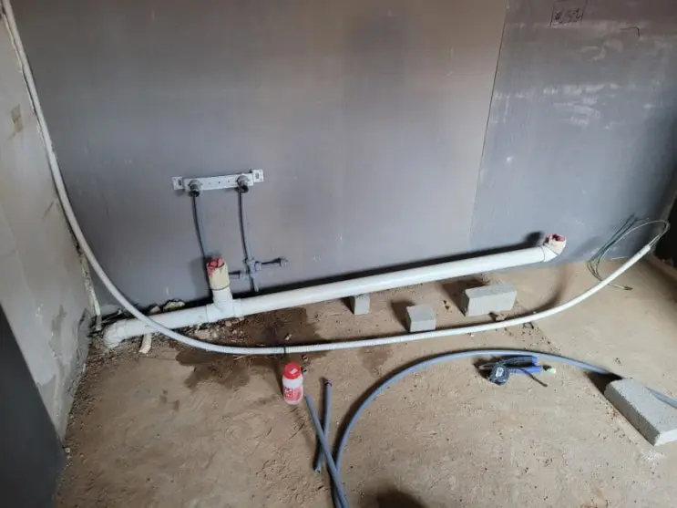 Trowel, Mist, Brush: Cracking the Mud-Wall Finish — photo 6