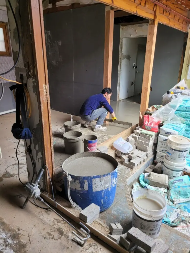 Forty Bags of Liquid Floor: The Leveling Pour — photo 7
