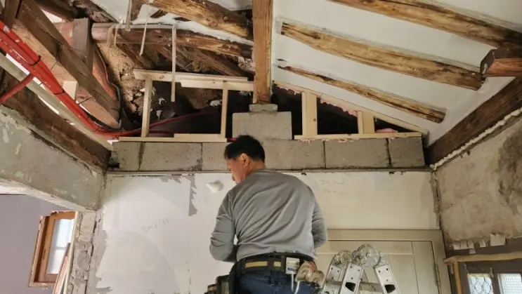 Three Carpenters, Three Days, and a House That Refuses Right Angles — photo 8