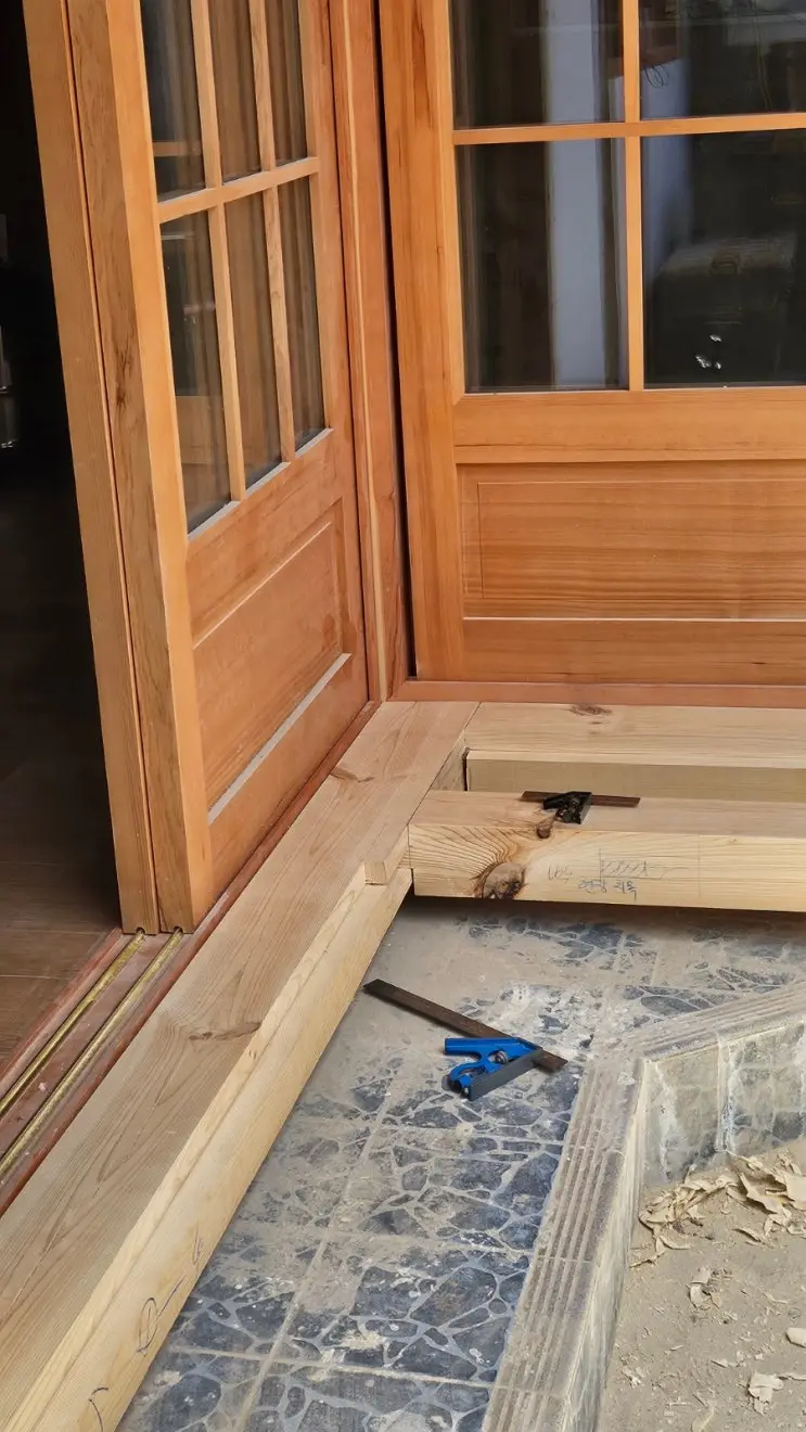 The Carpenter Returns: Framing the Traditional Maru — photo 2