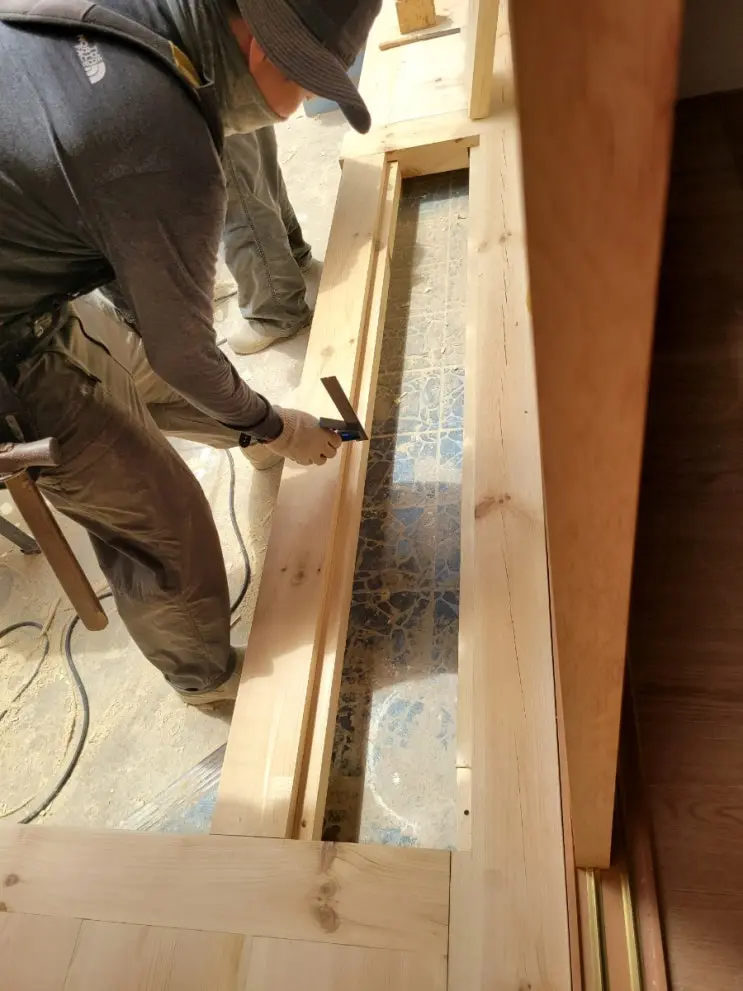 The Carpenter Returns: Framing the Traditional Maru — photo 3