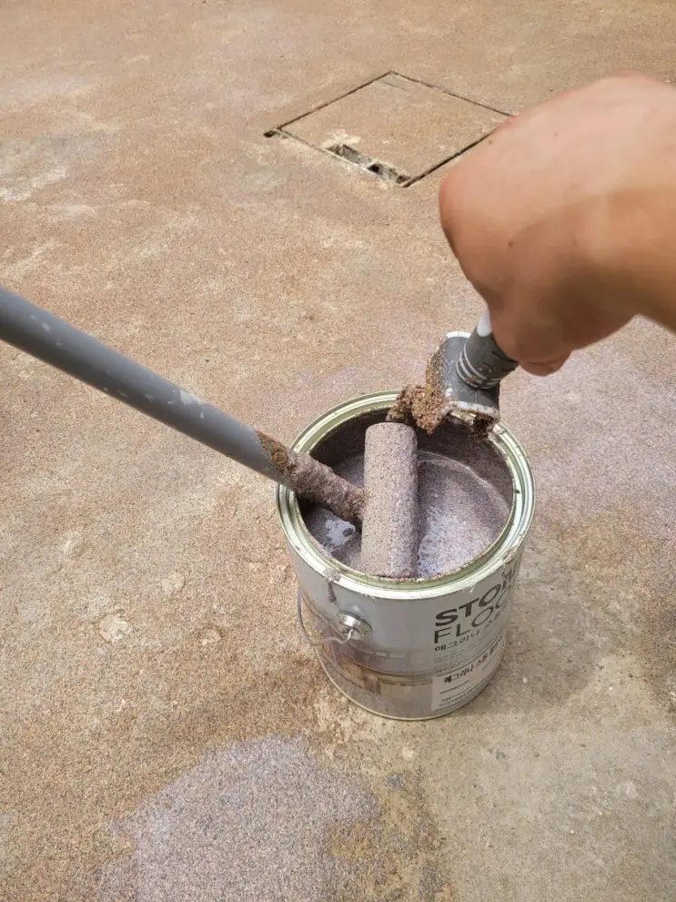 Day 85: Painting the Courtyard Floor, Closing the Log — photo 6