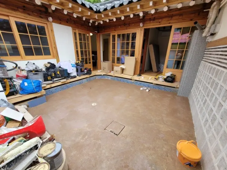 Day 85: Painting the Courtyard Floor, Closing the Log — photo 9