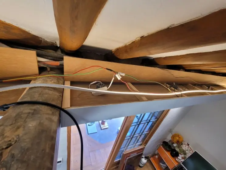 Soft-Open Notes: Staining the Maru, Silencing the Door — photo 9